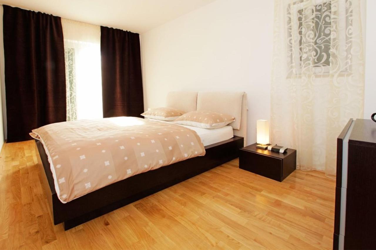 Apartment Bol A6 With Pool From 45 Eur Per Person Ngoại thất bức ảnh